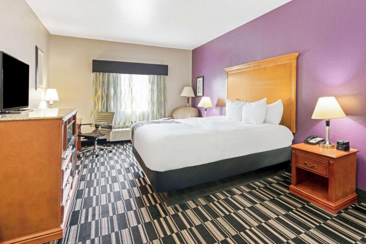 La Quinta By Wyndham Ada Hotel Екстериор снимка