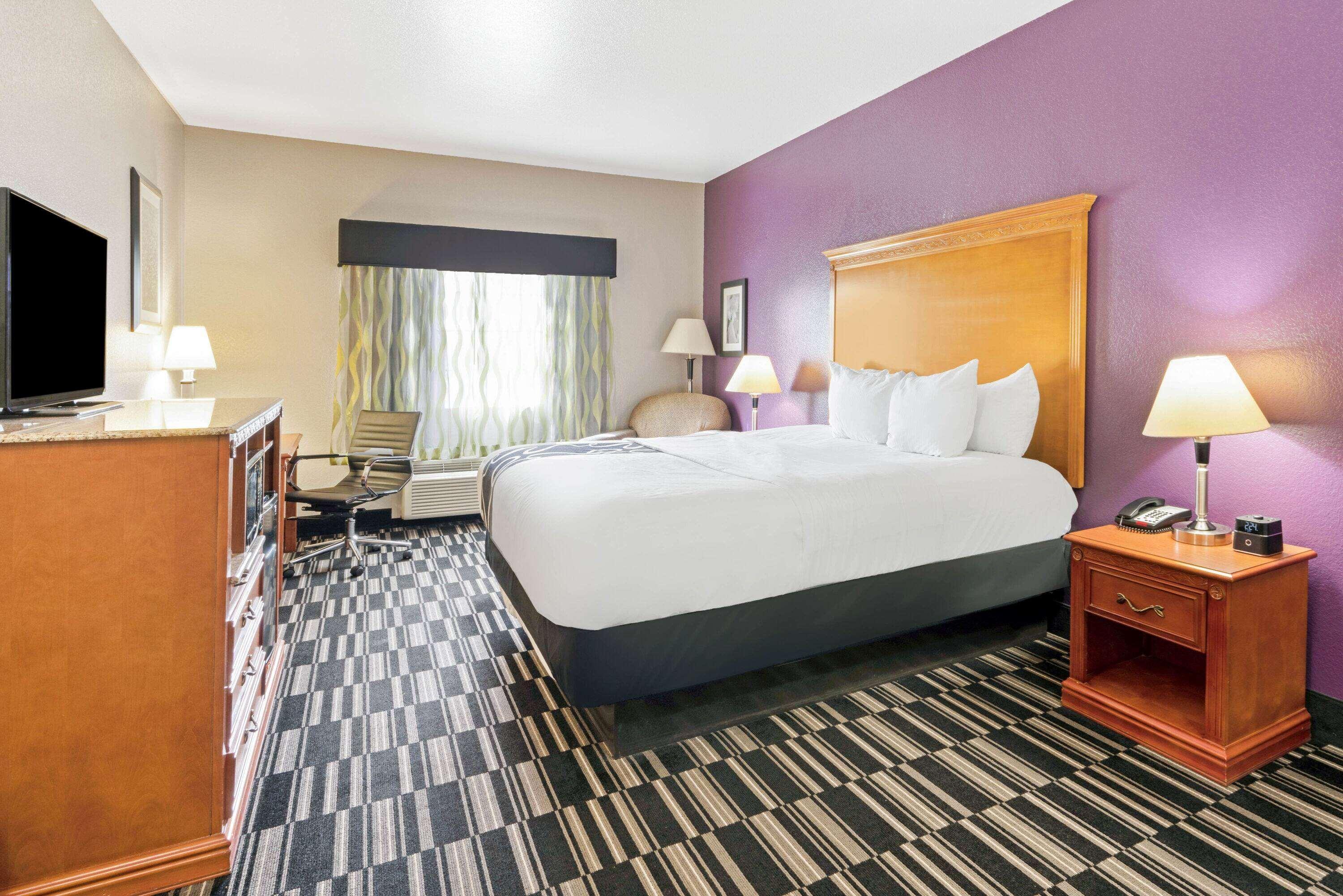 La Quinta By Wyndham Ada Hotel Екстериор снимка