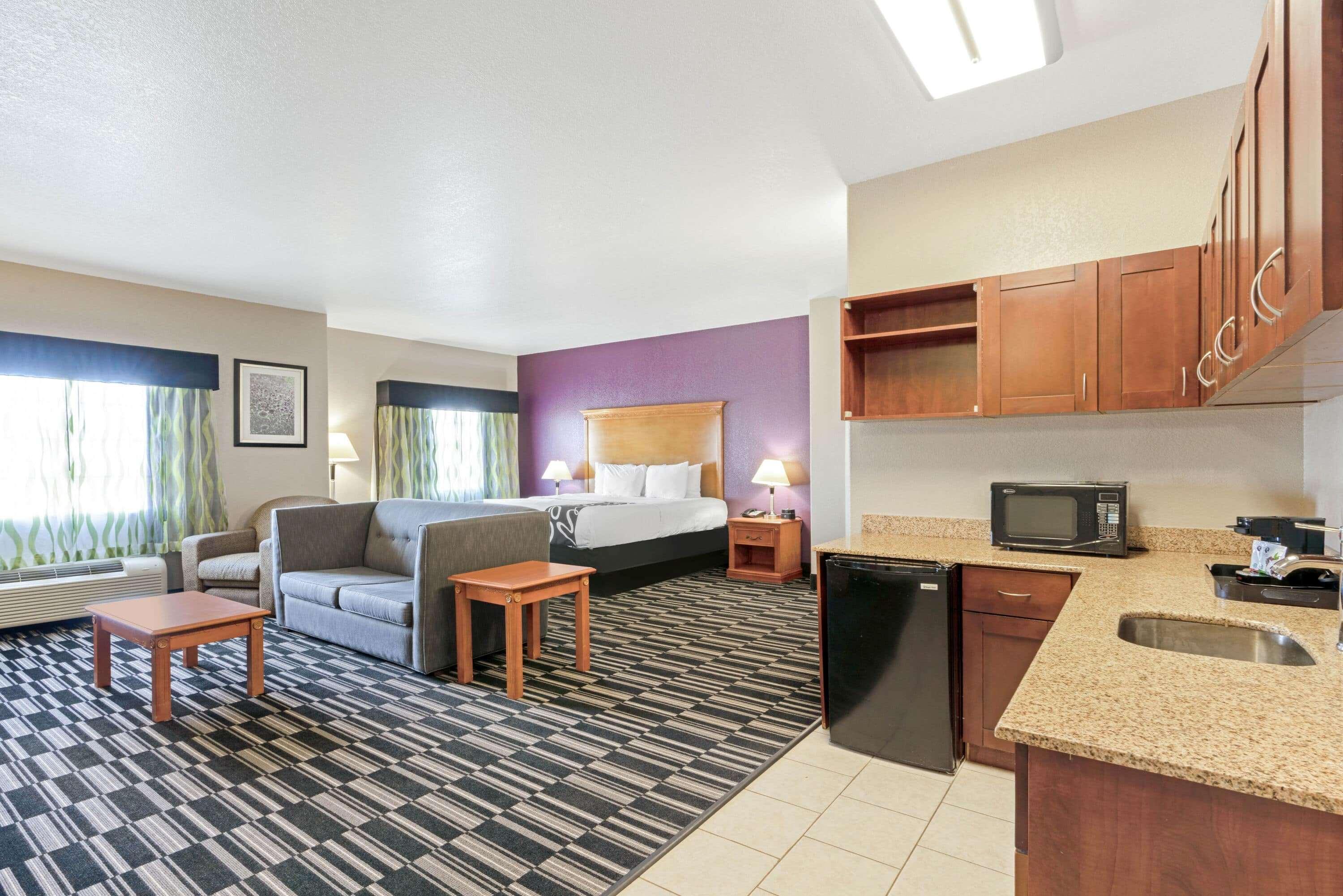 La Quinta By Wyndham Ada Hotel Екстериор снимка