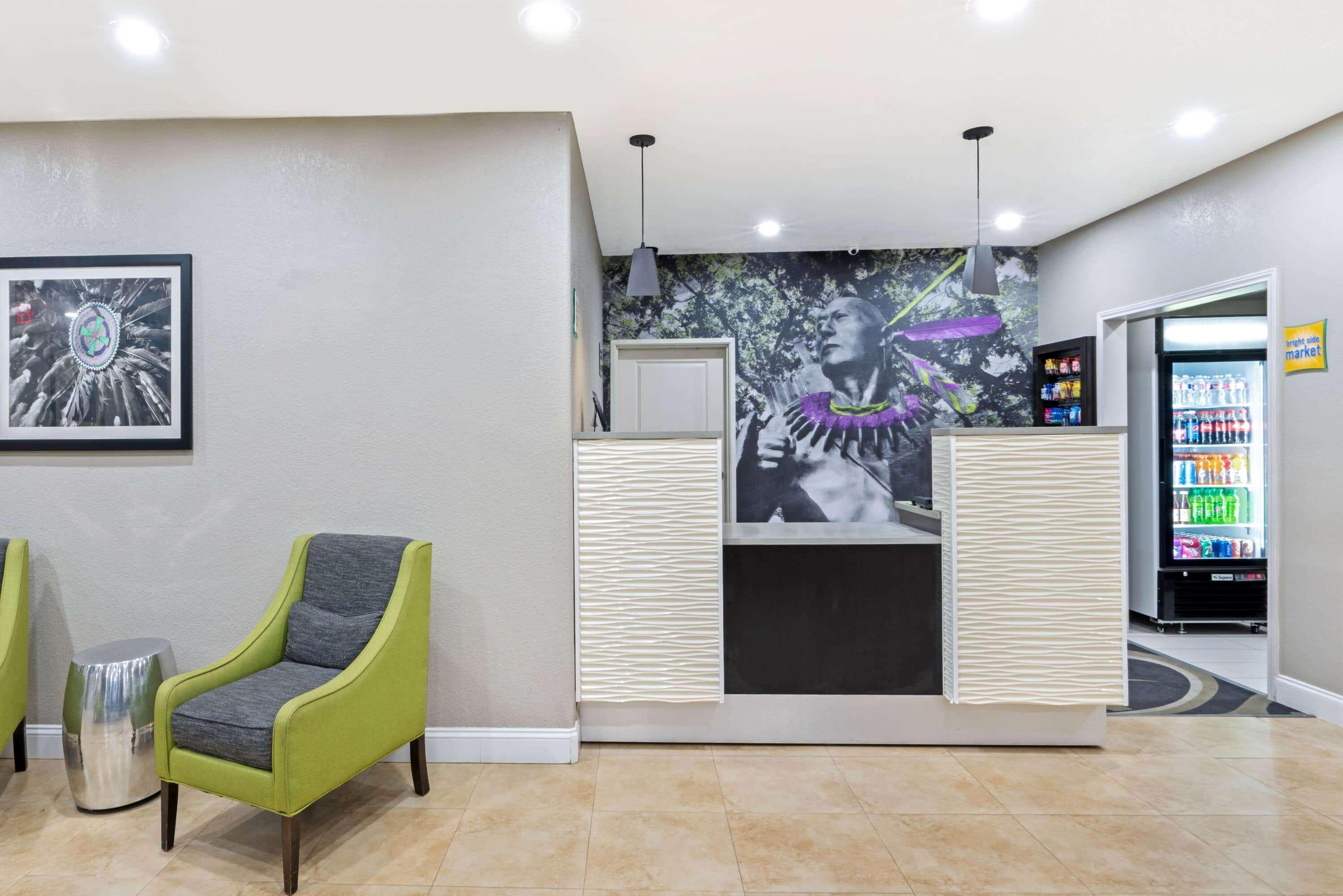 La Quinta By Wyndham Ada Hotel Екстериор снимка
