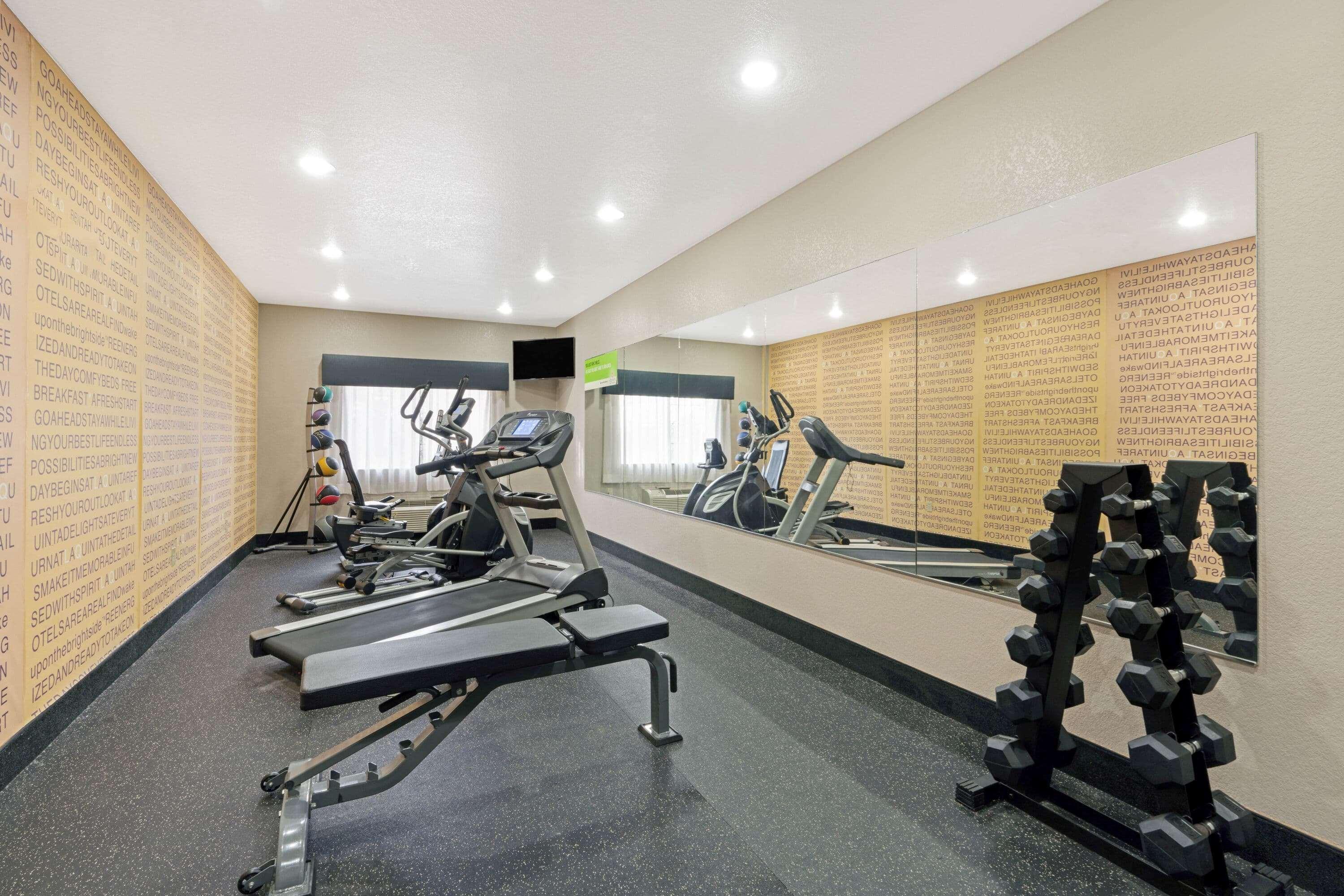La Quinta By Wyndham Ada Hotel Екстериор снимка