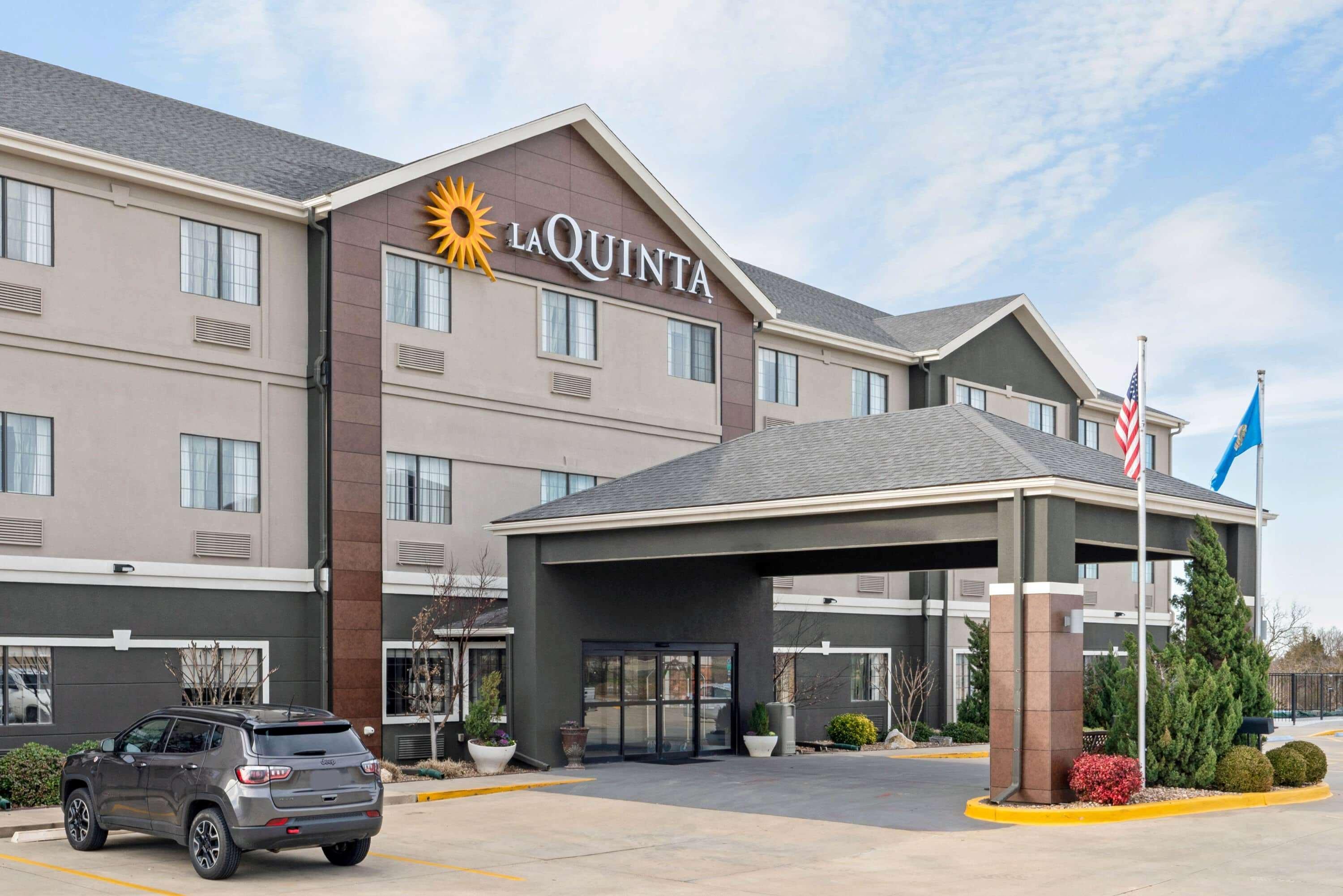 La Quinta By Wyndham Ada Hotel Екстериор снимка