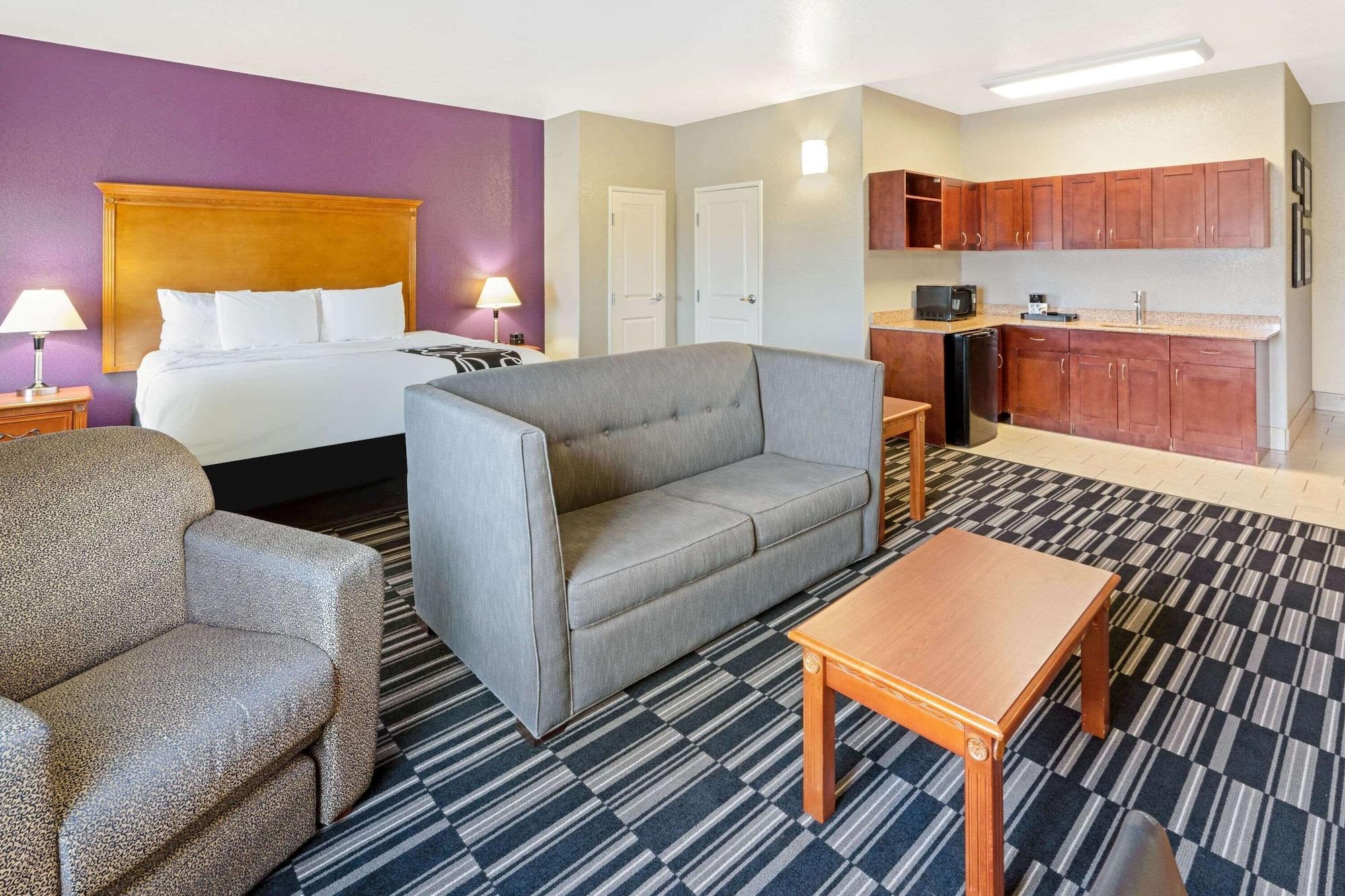 La Quinta By Wyndham Ada Hotel Екстериор снимка
