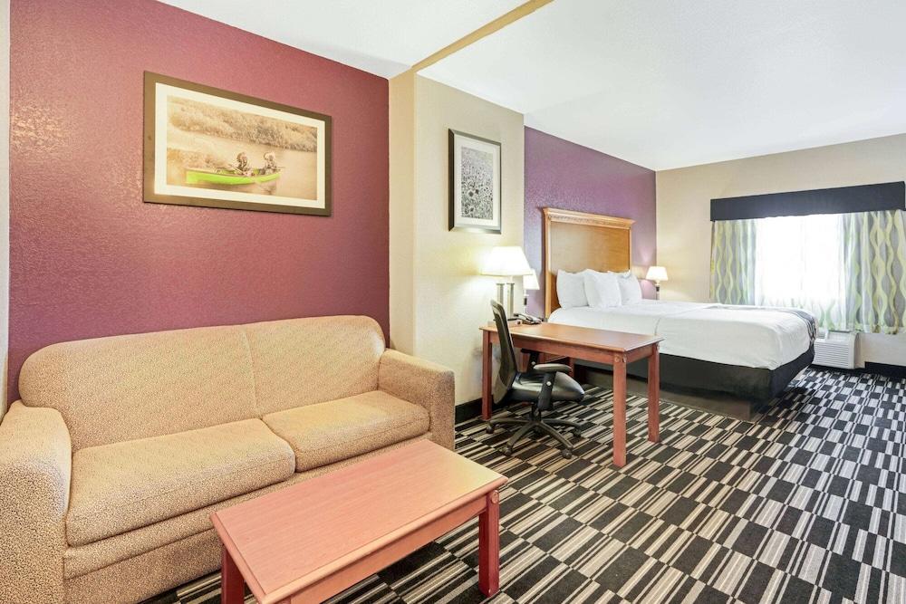 La Quinta By Wyndham Ada Hotel Екстериор снимка