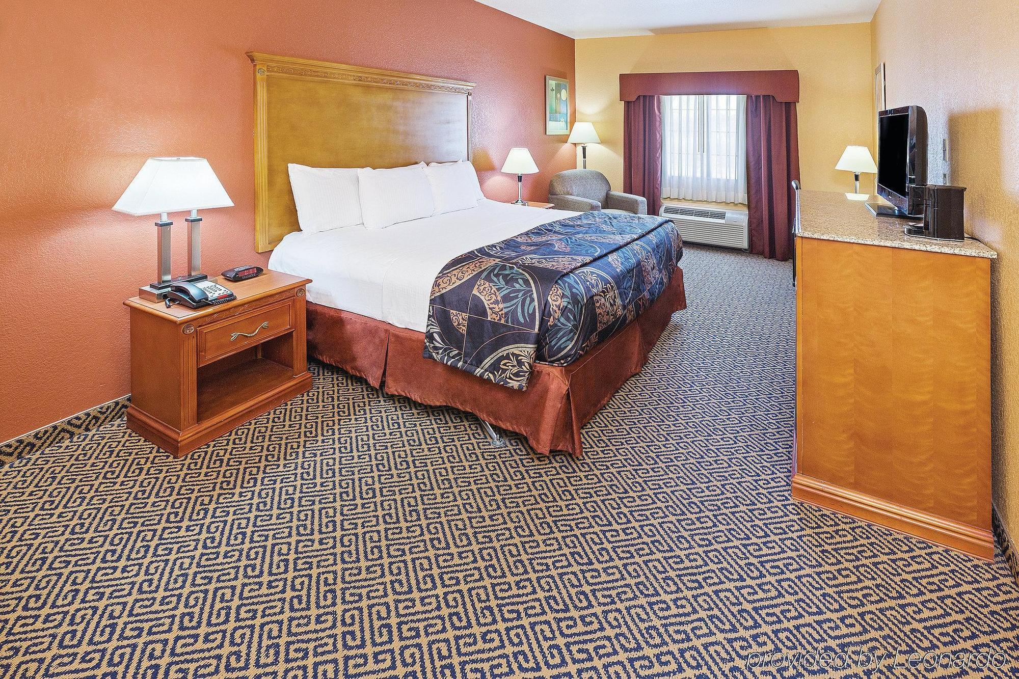 La Quinta By Wyndham Ada Hotel Екстериор снимка