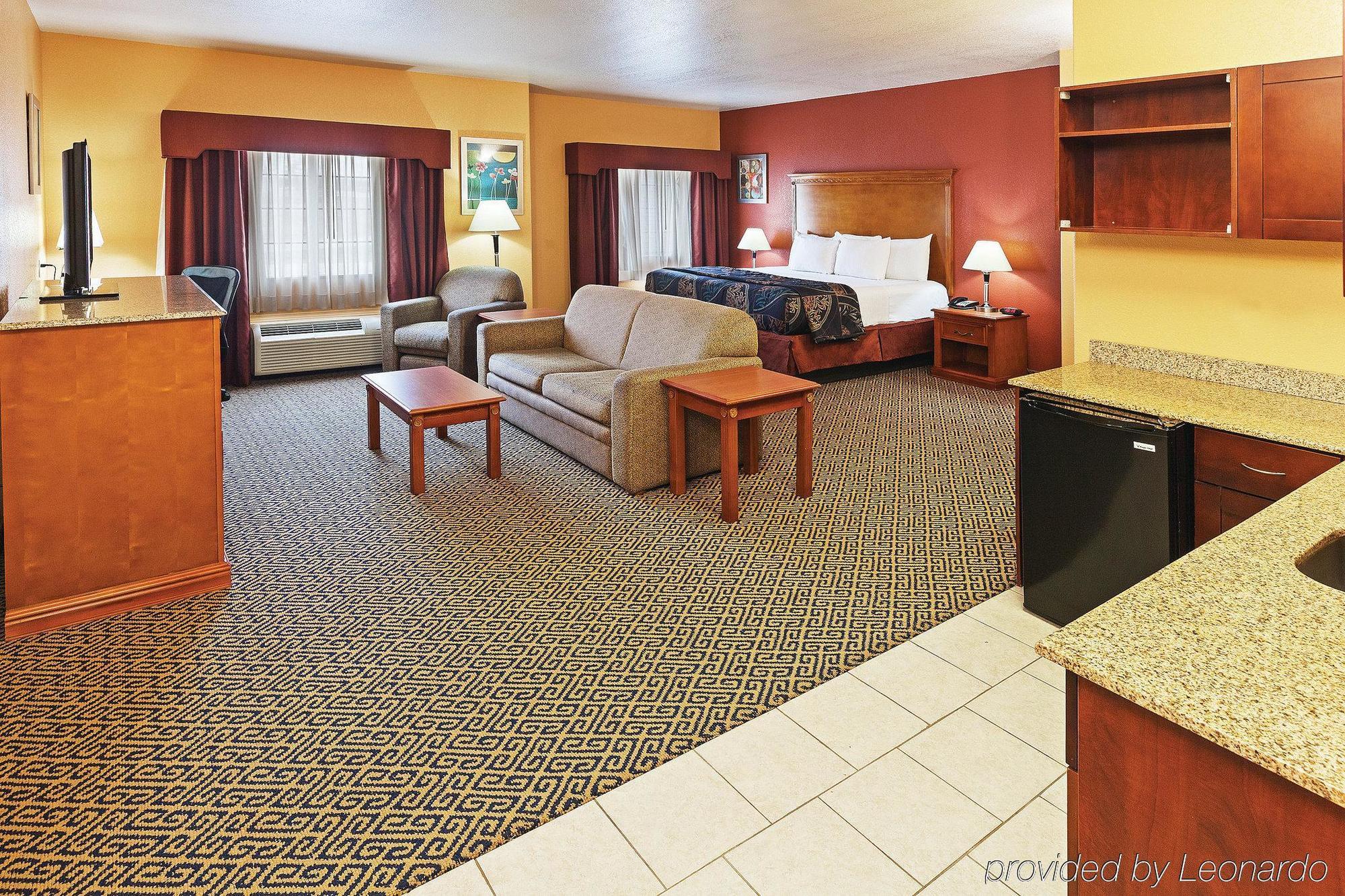 La Quinta By Wyndham Ada Hotel Екстериор снимка