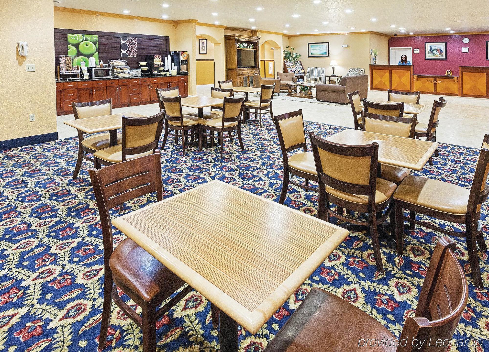 La Quinta By Wyndham Ada Hotel Екстериор снимка