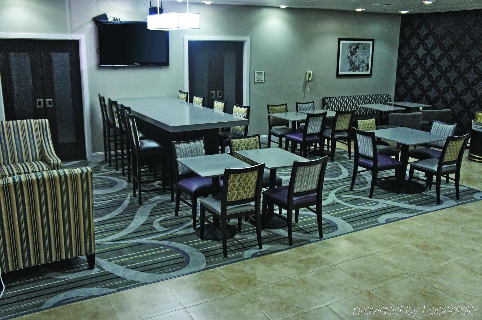 La Quinta By Wyndham Ada Hotel Екстериор снимка